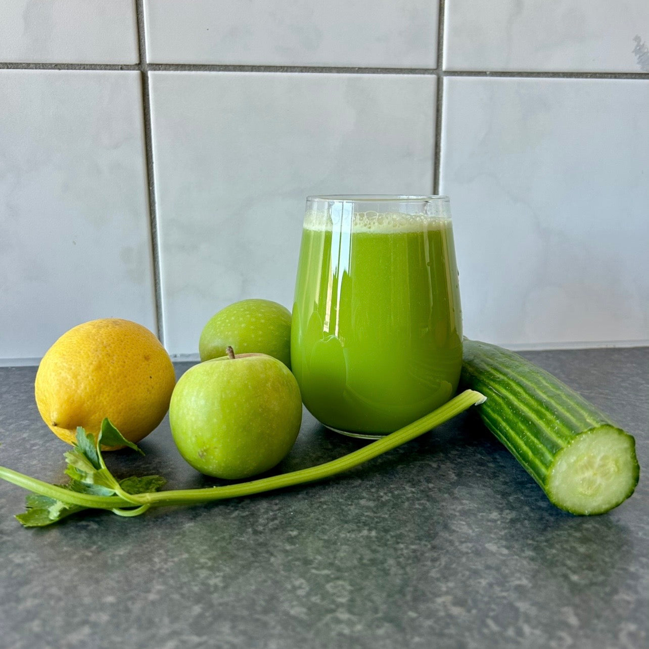 Green Cleanser Juice (Hydrating Apple, Cucumber & Celery Juice)