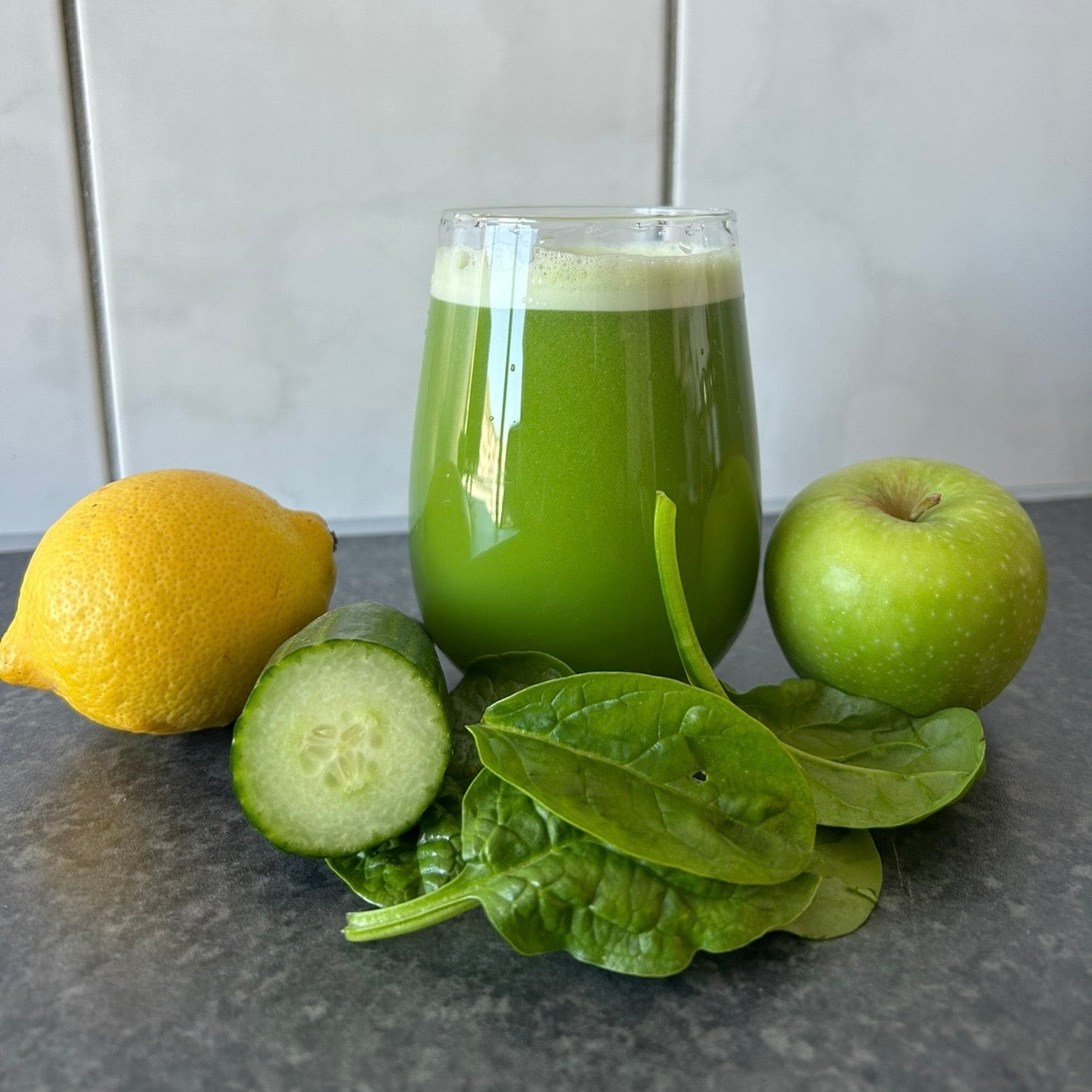 Green Goddess Juice (Spinach, Apple, Cucumber & Parsley Juice)