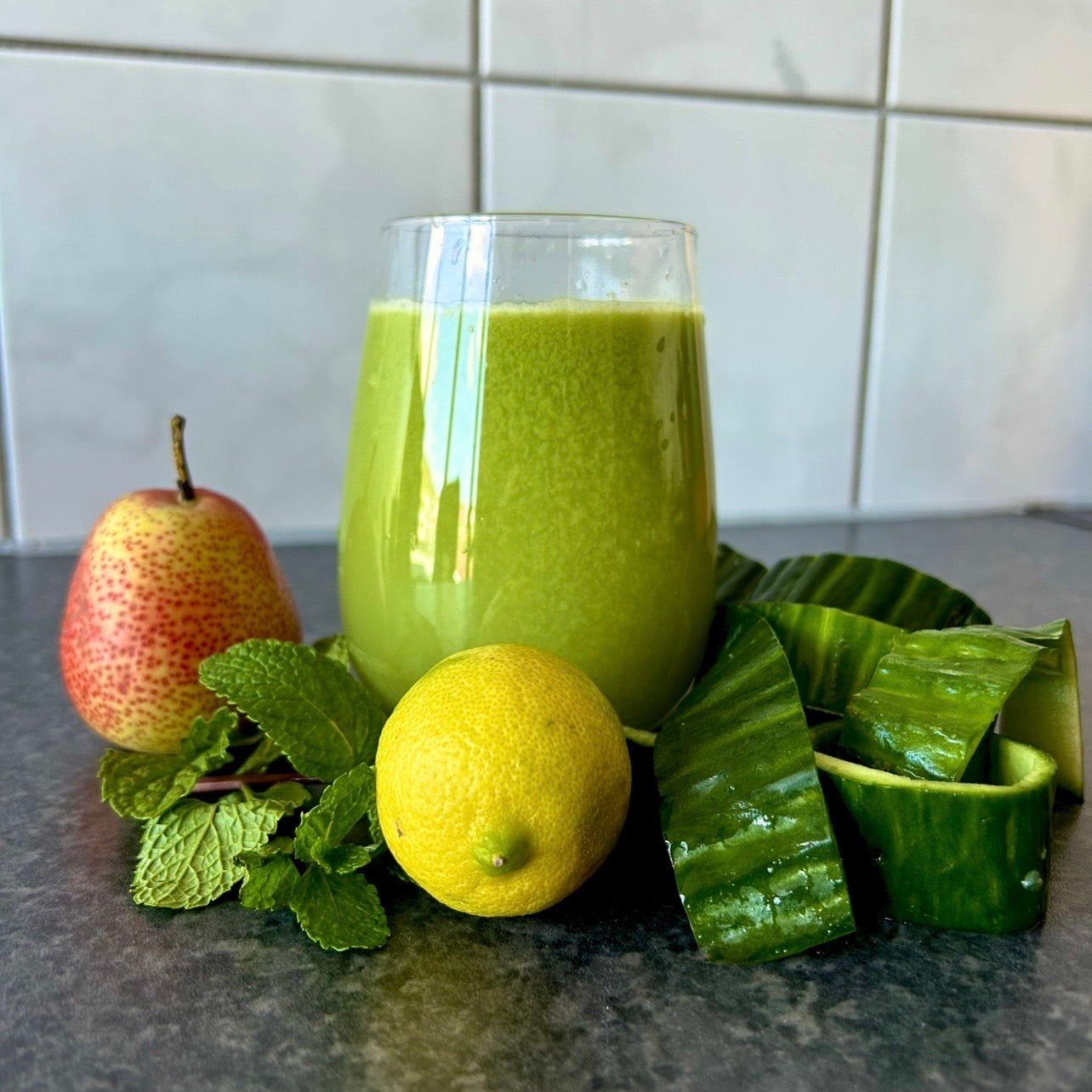 Cucumber Cooler Juice (Hydrating & Bloat-Reducing Juice)